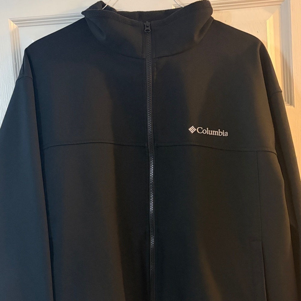 Columbia Men's Dark Performance Jacket
